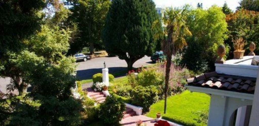 The Villa Bed & Breakfast (Adults Only) Такома Экстерьер фото