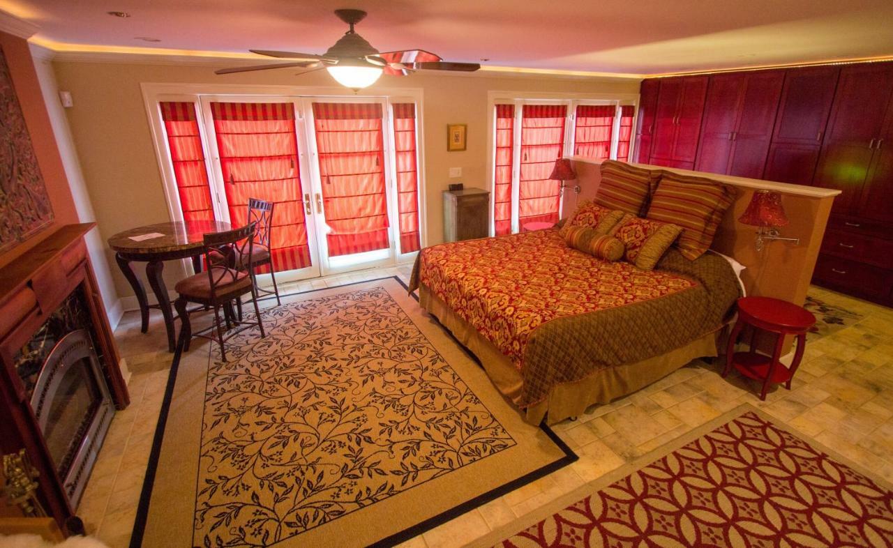 The Villa Bed & Breakfast (Adults Only) Такома Номер фото