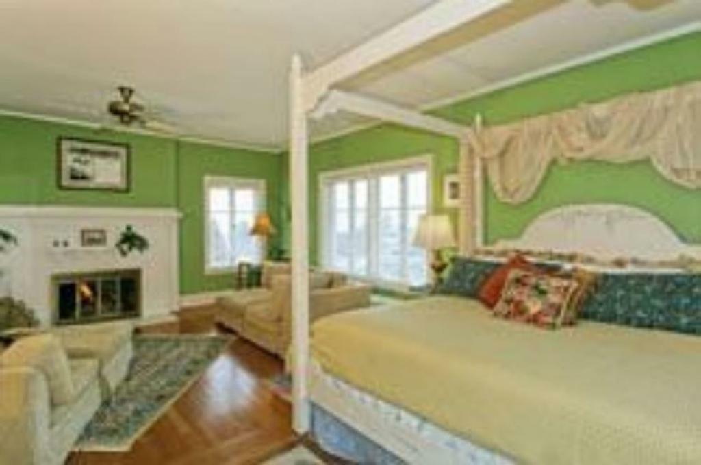 The Villa Bed & Breakfast (Adults Only) Такома Экстерьер фото