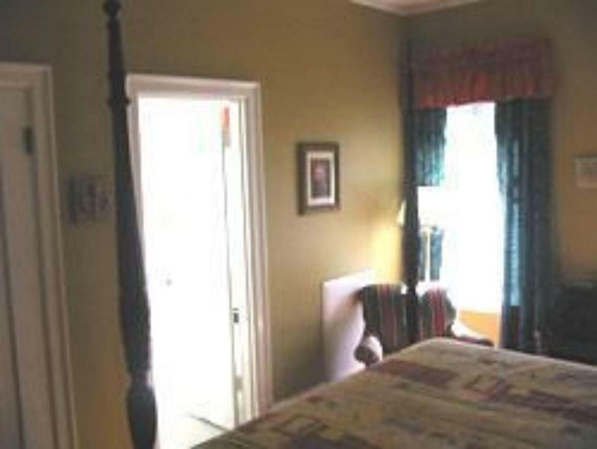 The Villa Bed & Breakfast (Adults Only) Такома Экстерьер фото